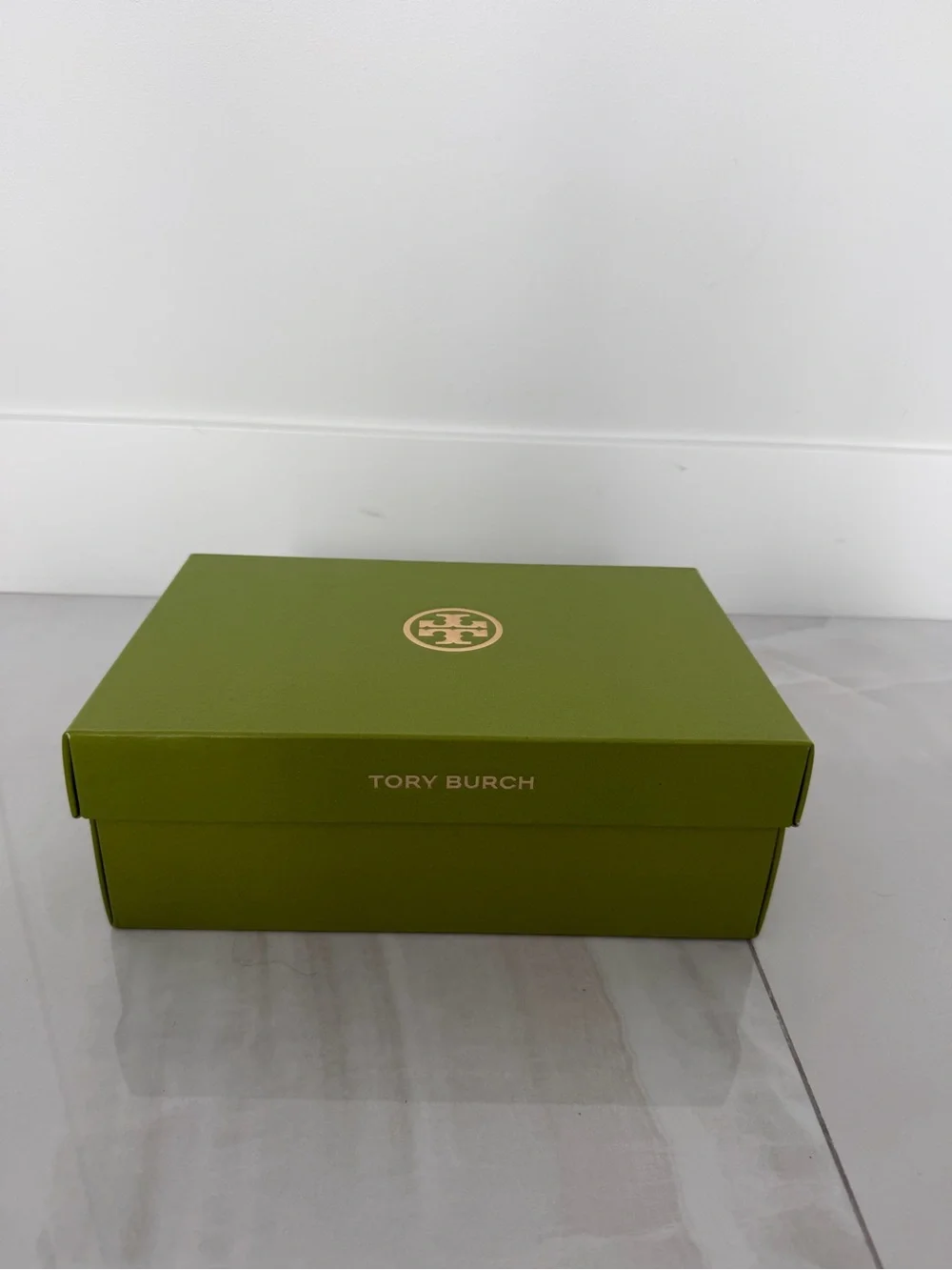 Newest Tory Burch Green Shoe Box with Green Tissue Paper